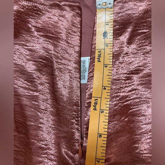 EUC Express Size 0 metallic rose gold mini skirt - Picture 5 of 7